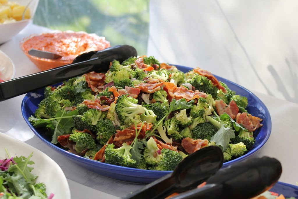 Salat mit Brokkoli